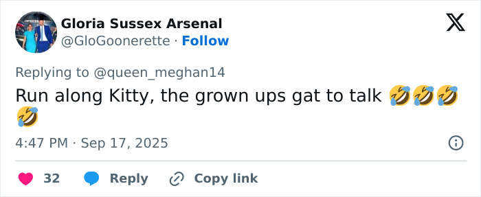 Tweet from Gloria Sussex Arsenal humorously addressing a comment during Queen Camilla&rsquo;s gesture to Kate Middleton controversy.