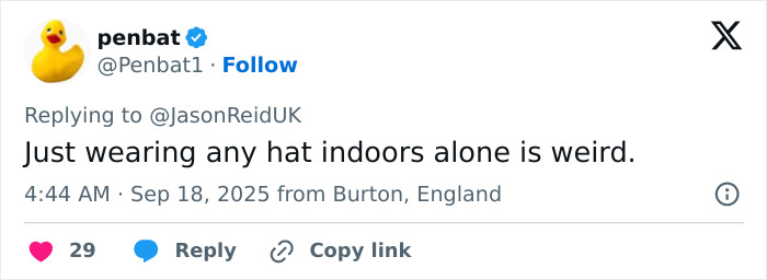 Tweet mocking First Lady’s outfit in the UK, referencing someone needing to put a new light bulb in Melania. Tweet mocking First Lady’s outfit in the UK, referencing someone needing to put a new light bulb in Melania.