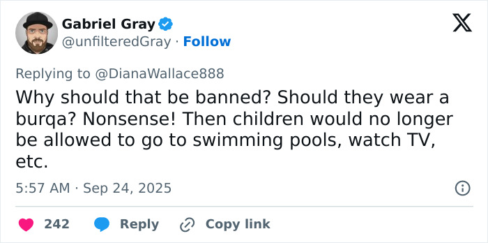 Tweet by Gabriel Gray discussing the controversy over attire around children, sparking debate about Blackpink's Lisa and risqué outfit. Tweet by Gabriel Gray discussing the controversy over attire around children, sparking debate about Blackpink's Lisa and risqué outfit.