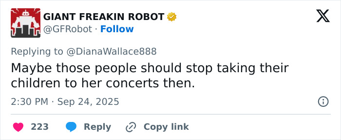 Blackpink's Lisa wearing a risqué outfit while dancing on stage, sparking fury with kids in the audience nearby. Blackpink's Lisa wearing a risqué outfit while dancing on stage, sparking fury with kids in the audience nearby.