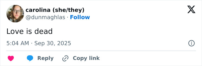 Tweet from user carolina expressing "Love is dead" in response to Nicole Kidman and Keith Urban's split sparking hilarious reactions.