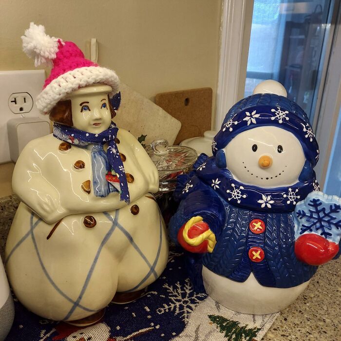 Didn't Want The 75 Year Old Cookie Car To Feel Left Out Of The Holiday Spirit