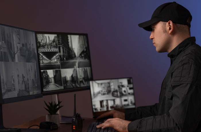 42 Chilling Stories From Security Guards Who Experienced The Scariest Moments On Duty