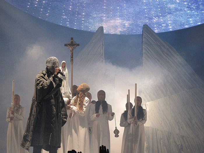 38 Unbelievable Cases Of People Being Stupid Together