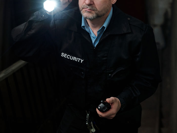 42 Chilling Stories From Security Guards Who Experienced The Scariest Moments On Duty