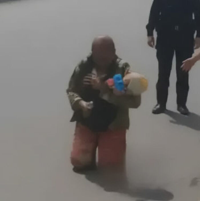 Heroic Grandma Risks Her Life To Save 2-Year-Old From Fire During Terrifying Mexico City Explosion