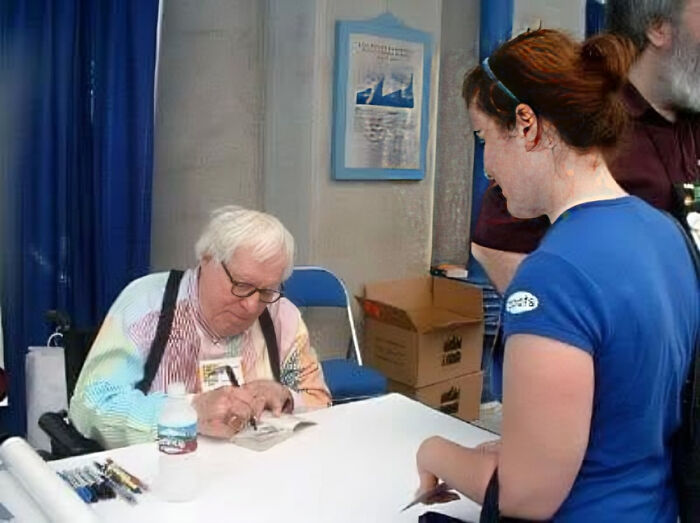 "It Made My Entire Life": 45 Times Meeting An Idol Went Better (Or Worse) Than Anyone Expected