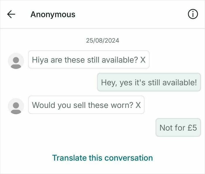 Chat conversation on Vinted where buyer asks about item availability and condition in online selling.