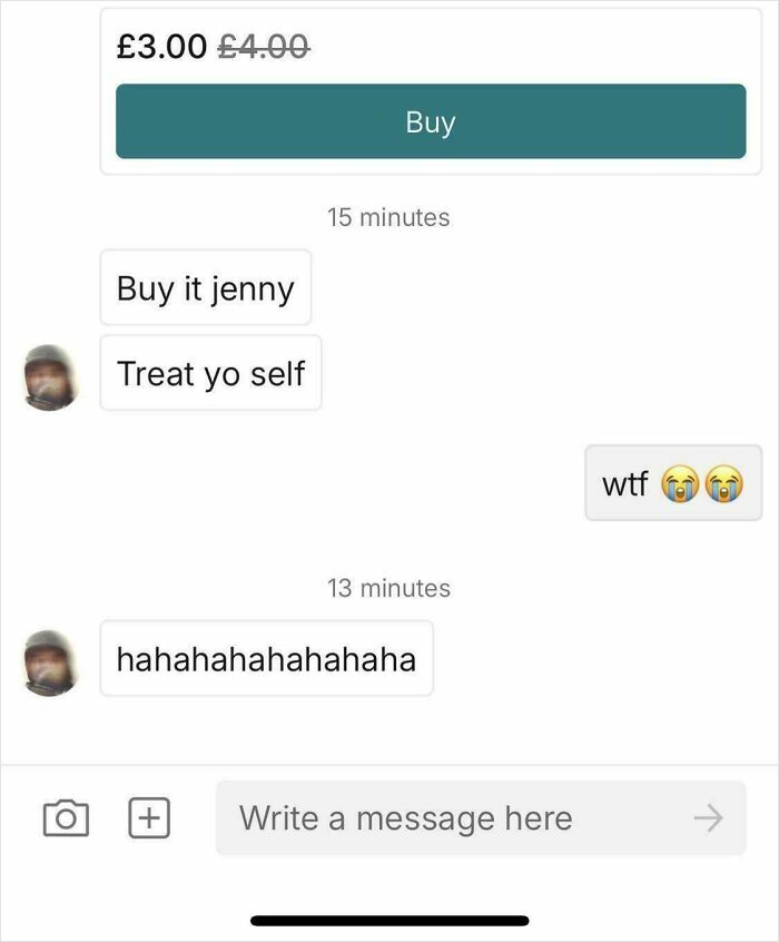 Chat messages on Vinted showing unhinged online selling interactions and buyer-seller conversation.