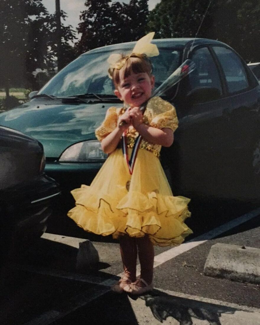 Young Sydney Sweeney in a yellow dress with a medal and flower, reflecting Sydney Sweeney’s business ventures and net worth growth in 2025. Young Sydney Sweeney in a yellow dress with a medal and flower, reflecting Sydney Sweeney’s business ventures and net worth growth in 2025.