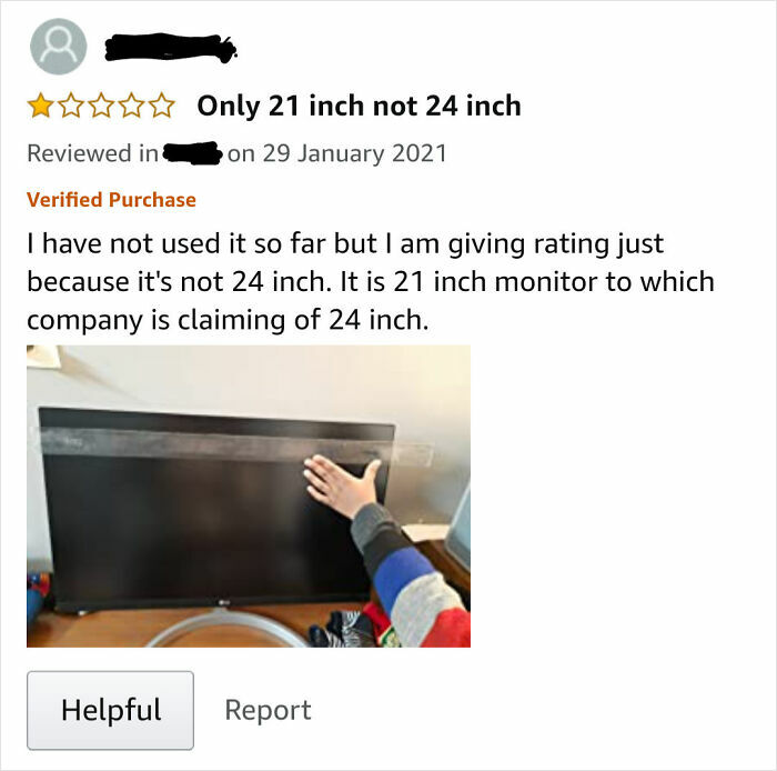 Customer review showing confident error about monitor size, illustrating people being embarrassingly wrong with measurement claims.