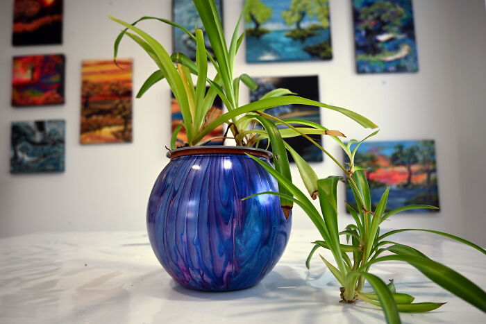 I Turn Any Vase Into Art, And Here Are My Fun & Easy Acrylic Pouring Ideas