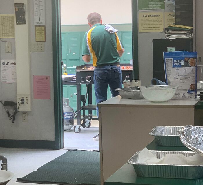 Bro My Teacher Pulled Up To School With A Tank Of Propane And A Grill And Started To Make Us Some Breakfast For Us. God Bless His Soul