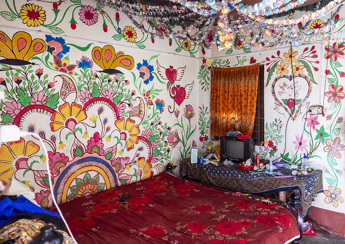 I Visited A Village Where Every Season Brings New Murals On The Mud Walls I Visited A Village Where Every Season Brings New Murals On The Mud Walls