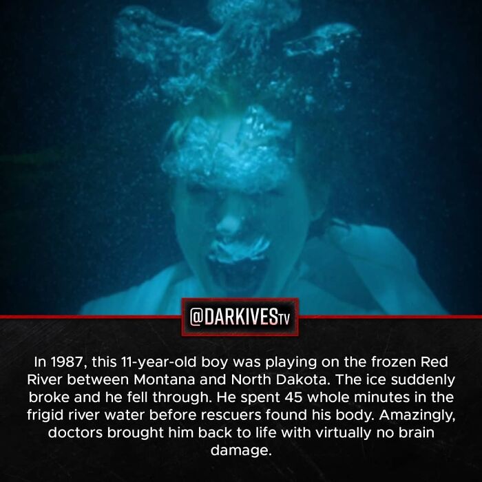 Underwater image of a boy rescued after 45 minutes in freezing river water, a strange and dark terrifying fact.