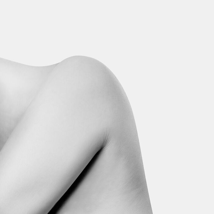 Minimalist black-and-white photo focusing on smooth lines and curves in an award-winning exposure one composition.