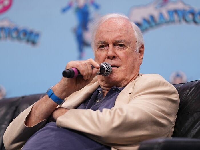 46 Celebrity Encounters That Were So Bad, It Left A Sour Taste In People’s Mouths