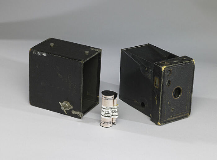 Vintage box camera and film roll used during the Titanic era, featured in rare historical photos of the Titanic.