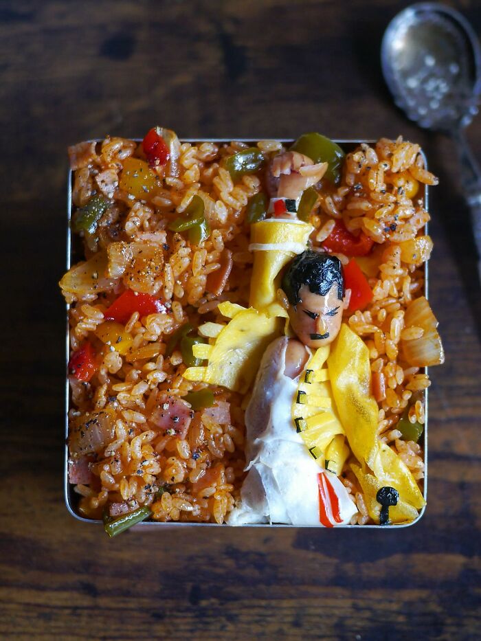Creative meal by a mom from Japan featuring a detailed rice dish with a character design inspired by Freddie Mercury.