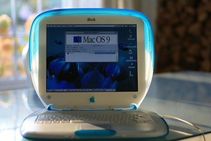 Old iBook laptop displaying Mac OS 9, representing the next big thing that totally flopped in technology history.