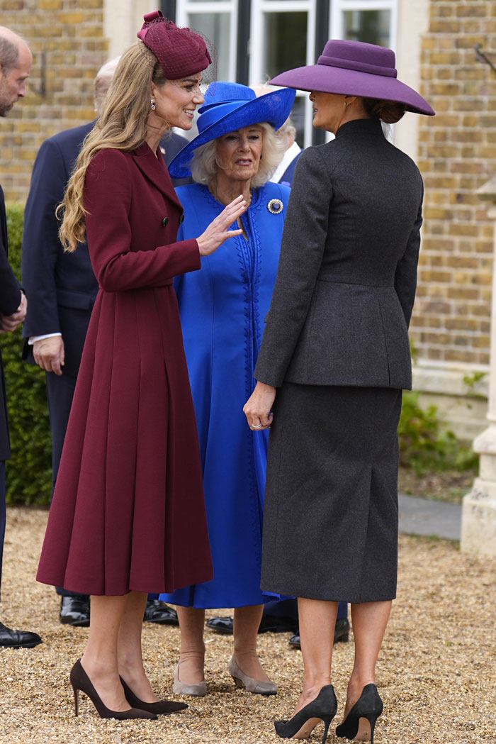 Kate Middleton and Melania Trump in contrasting outfits during a state visit, analyzed by a body language expert. Kate Middleton and Melania Trump in contrasting outfits during a state visit, analyzed by a body language expert.