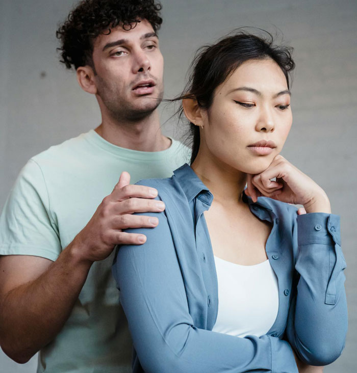 Guy's Friend Says His GF Is Disgusting For Her Period Habits, Demands She Leaves Her Own Home