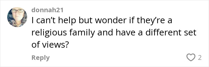 Comment from user donnah21 wondering about a religious family's different views related to friendship ending over mom shorts.
