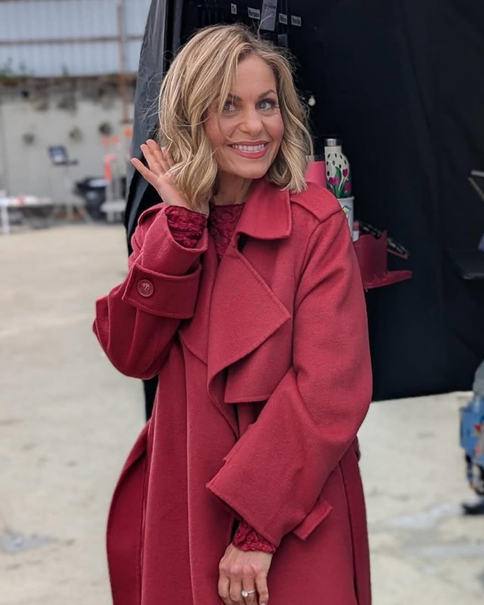 'Full House' Star Deletes Beach Pic After Getting Flooded With Comments About Her Body