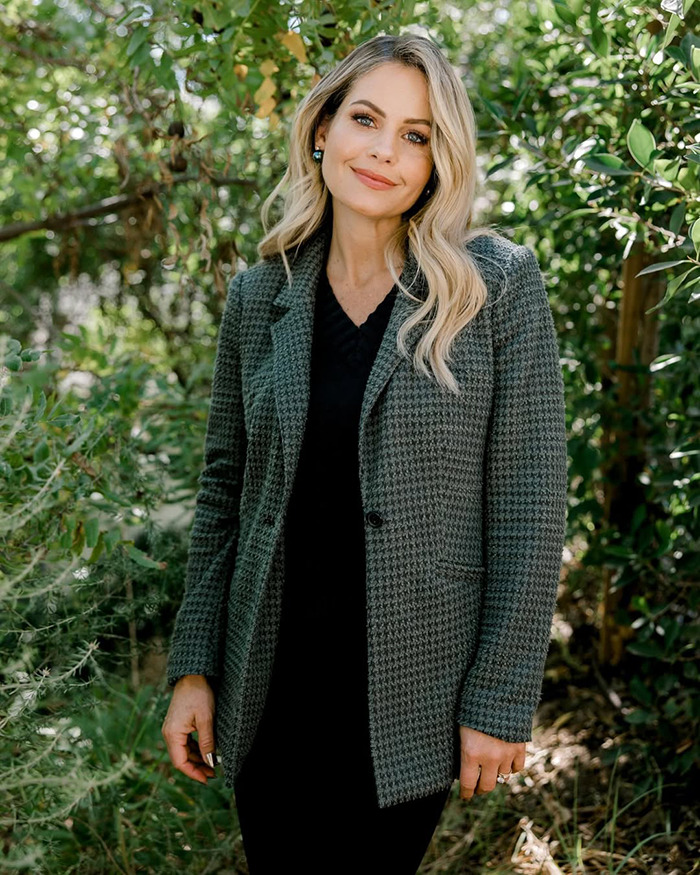 'Full House' Star Deletes Beach Pic After Getting Flooded With Comments About Her Body