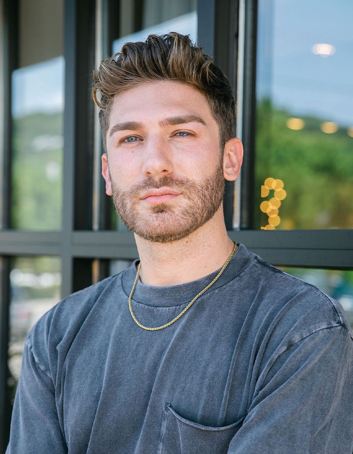 Man's Hilarious Mariachi Revenge On Cheating Ex Goes Mega Viral: "We Need A Whole Netflix Series!"