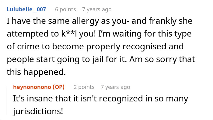 Screenshot of a Reddit conversation discussing anaphylactic shock caused by a mother-in-law showing zero remorse.