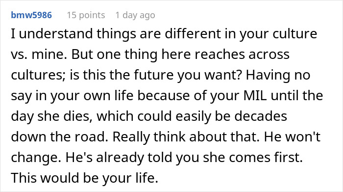 Text post discussing a man lashing out at fianc&eacute;e after his family went dress shopping without her.