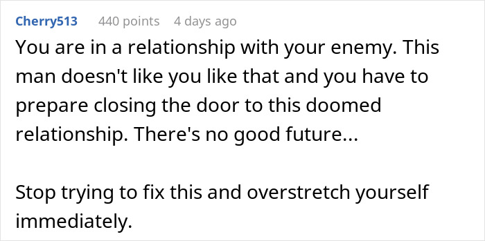 Screenshot of a Reddit comment discussing relationship red flags when a man starts earning more than his girlfriend.
