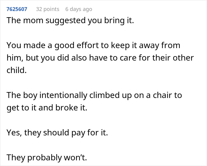 Screenshot of an online forum discussion about a kid pouring water on babysitter&rsquo;s laptop after smashing it.