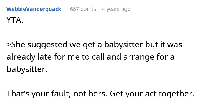 Reddit comment explaining a dad pulls funding after teen picks friend's farewell party over babysitting siblings.
