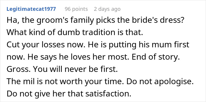 Comment discussing groom's family choosing bride's dress, causing tension with fianc&eacute;e and highlighting family conflict.