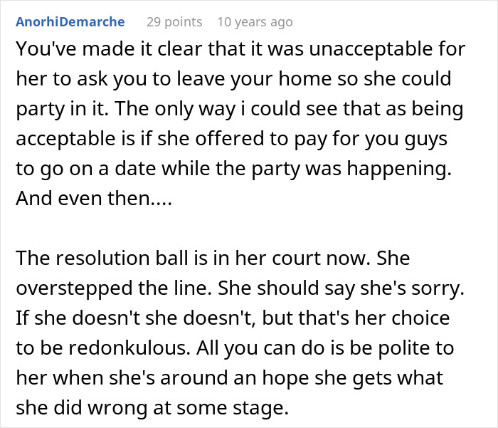 Comment discussing a woman accusing homeowners of ruining her party by not leaving their home during the event.