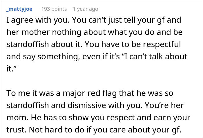 Comment discussing woman's boyfriend acting secretive and the mom considering hiring a PI to uncover more information.