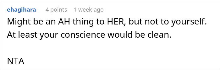 Screenshot of online comment discussing the moral dilemma of exposing a best friend&rsquo;s affair to her boyfriend.