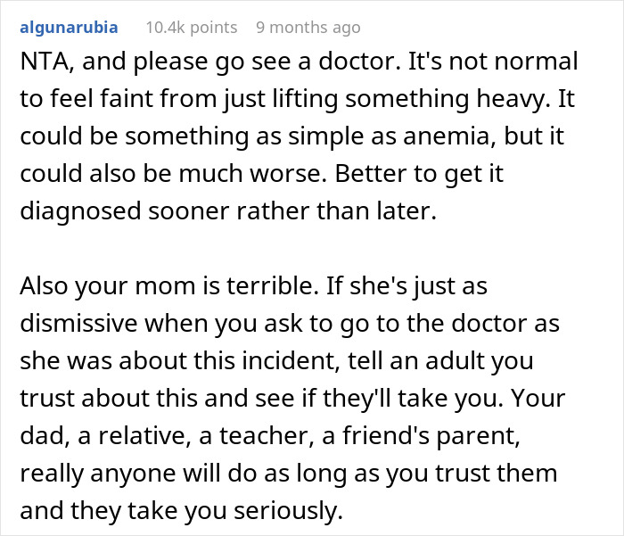 Alt text: Text discussing a teen fainting and advice on seeing a doctor despite a mom&rsquo;s dismissive reaction about the fall.