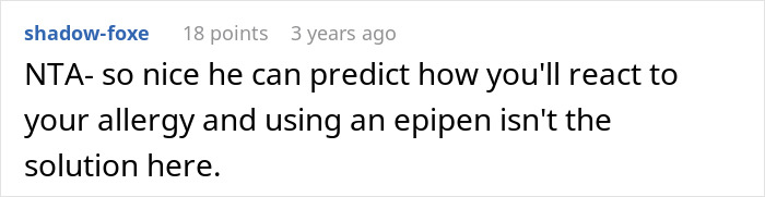 Comment discussing allergy risks and epipen use in a text post about a woman’s anaphylaxis and peanut allergy conflict. Comment discussing allergy risks and epipen use in a text post about a woman’s anaphylaxis and peanut allergy conflict.