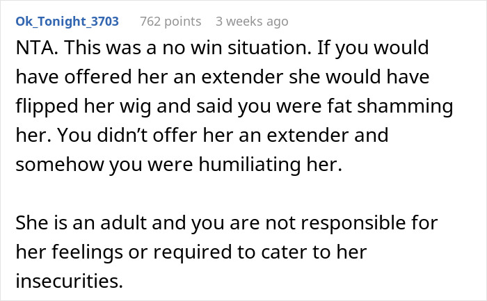 Screenshot of a Reddit comment discussing flight attendant dilemma about offering seatbelt extender to overweight passenger. Screenshot of a Reddit comment discussing flight attendant dilemma about offering seatbelt extender to overweight passenger.