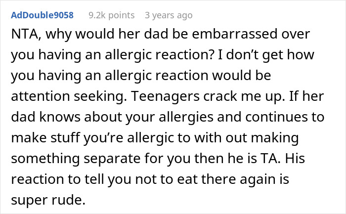 Screenshot of a Reddit comment discussing a teen's allergic reaction at a friend’s house and being told not to eat there again. Screenshot of a Reddit comment discussing a teen's allergic reaction at a friend’s house and being told not to eat there again.