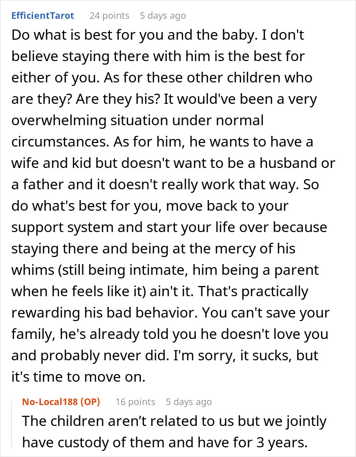 Alt text: Online advice discussing husband not being in love with pregnant wife and her reaction after marriage commitment.