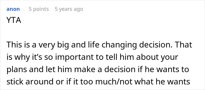 Comment text from an online forum discussing a woman&rsquo;s debate about hiding artificial insemination plans from her date.