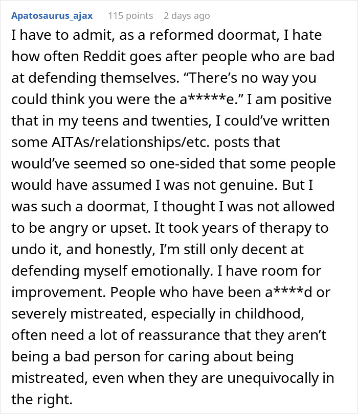 Text post about a woman ending a 15-year friendship after a purse incident, reflecting on emotional growth and self-defense.