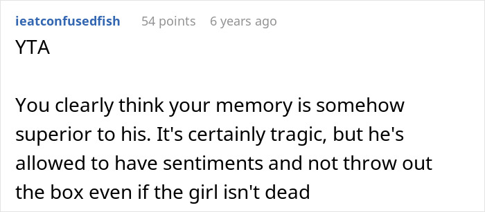 Reddit comment discussing hypocrisy about keeping memory boxes of ex-partners in a relationship conflict.