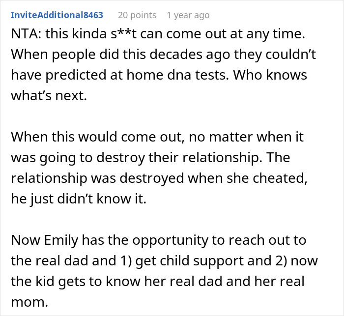 Screenshot of a Reddit comment discussing a woman who can&rsquo;t hold friend&rsquo;s heavy secret before the wedding.