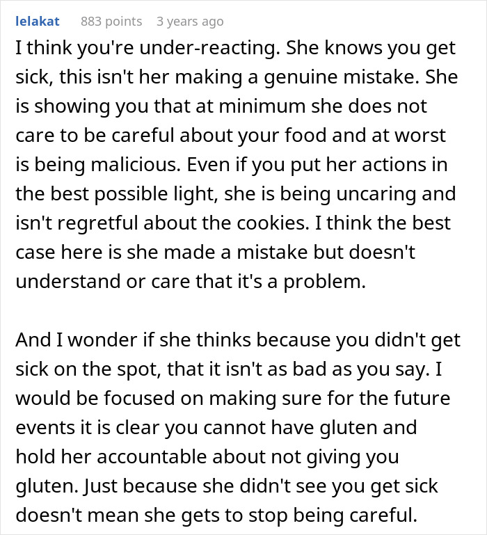 Screenshot of a Reddit comment discussing the allergic DIL on edge after MIL mixes gluten treats with allergy-safe food. Screenshot of a Reddit comment discussing the allergic DIL on edge after MIL mixes gluten treats with allergy-safe food.