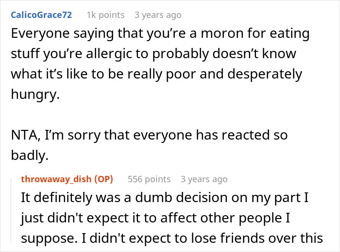 Screenshot of an online discussion about a teen suffering an allergic reaction and being told not to eat there again. Screenshot of an online discussion about a teen suffering an allergic reaction and being told not to eat there again.